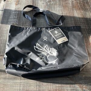 CEDARVILLE UNIVERSITY YELLOWJACKET Hydro Flask Black Tote with Logo